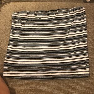 STRETCHY SOLF AND SEXY AMERICAN EAGLE TUBE TOP